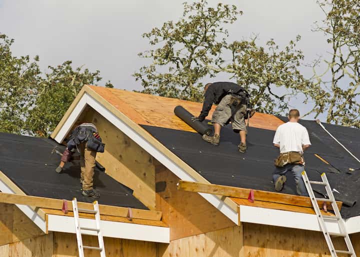 Professional roofers in Hilo